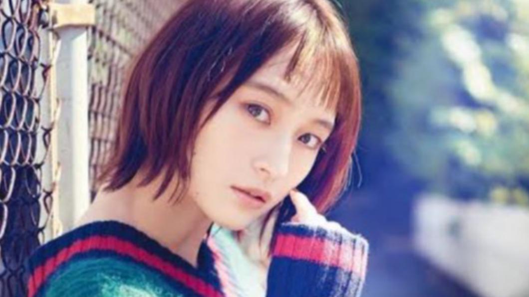  萩原实里 